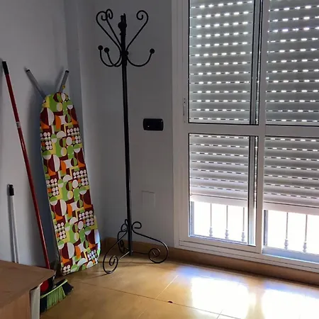Piso Bien Ubicado Y Acogedor Malaga